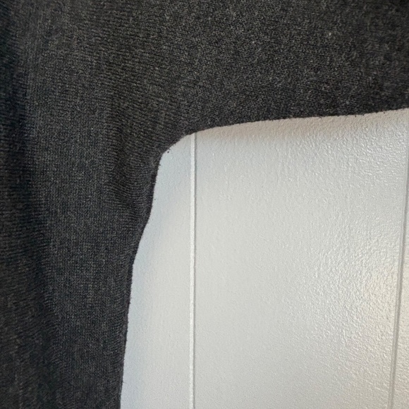 Cable & Gauge boat neck 3/4 sleeve pullover sweater with button detail on sleeve - Picture 5 of 10